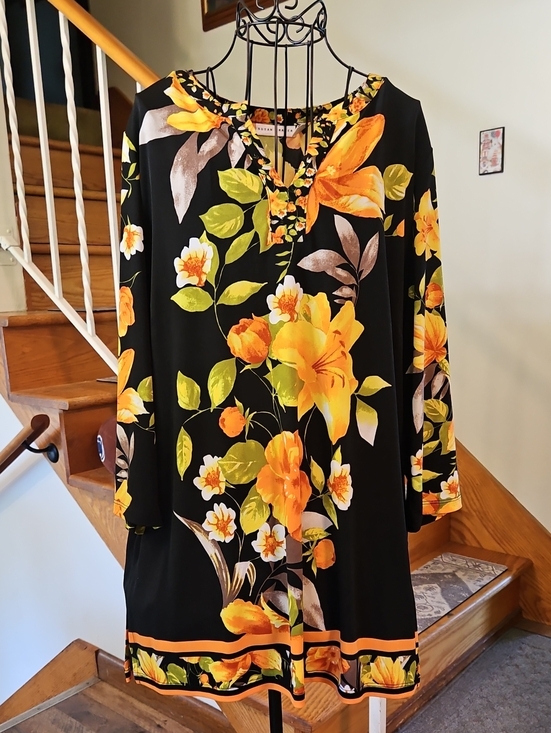 Susan Graver Tops - 👚Susan Graver Black Long-Sleeve Tunic with Yellow & Orange Floral Print